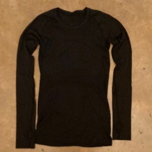 Lululemon Swiftly long sleeve size 6